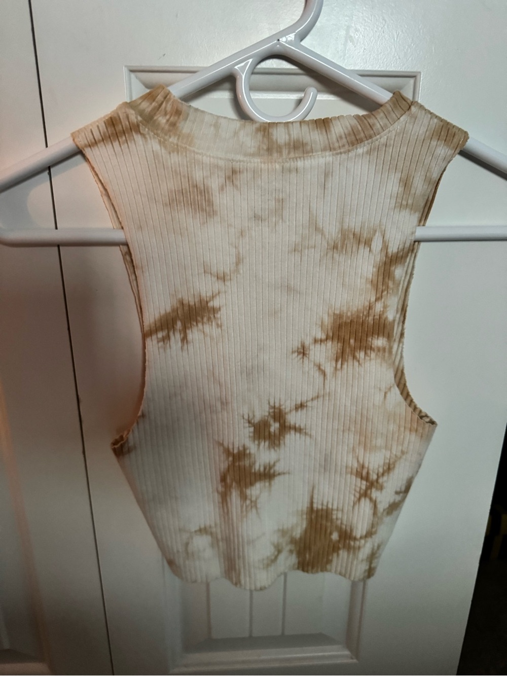 Aina Be Ribbed Tie-Dye Tank Top in Cream and Brown